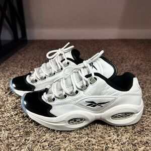 Reebok Kids Iverson Black and White basketball Sneakers size 5
